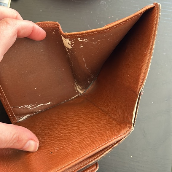 Louis Vuitton Wallet - Picture 11 of 11